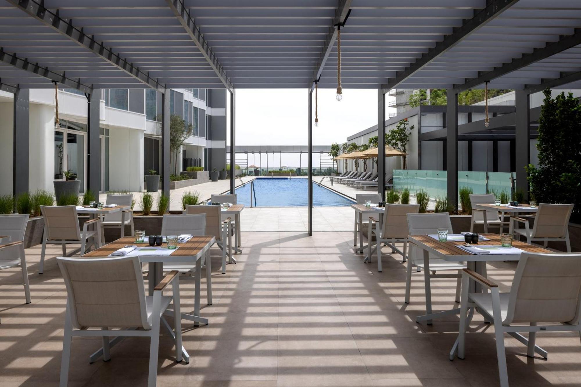 Staybridge Business Bay By Ihg Готель Дубай